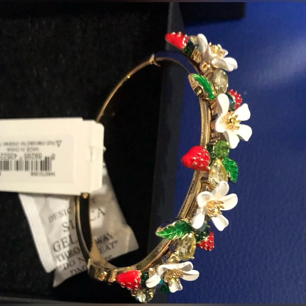 Betsey Johnson strawberry & white flower cubic zirconia gold bangle Bracelet new - Picture 4 of 13